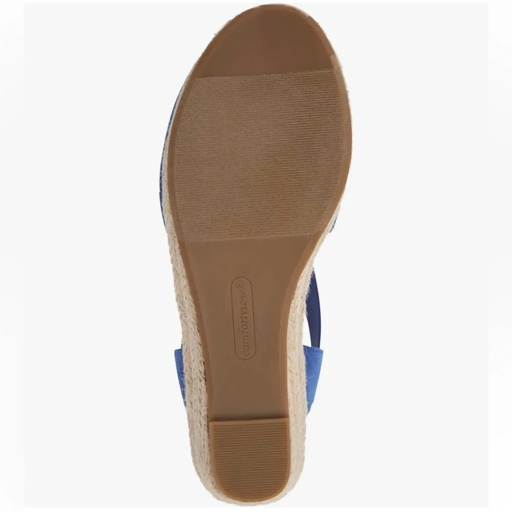 Comfortview Women's Wide Width The Elodie Espadrille new with out tags.